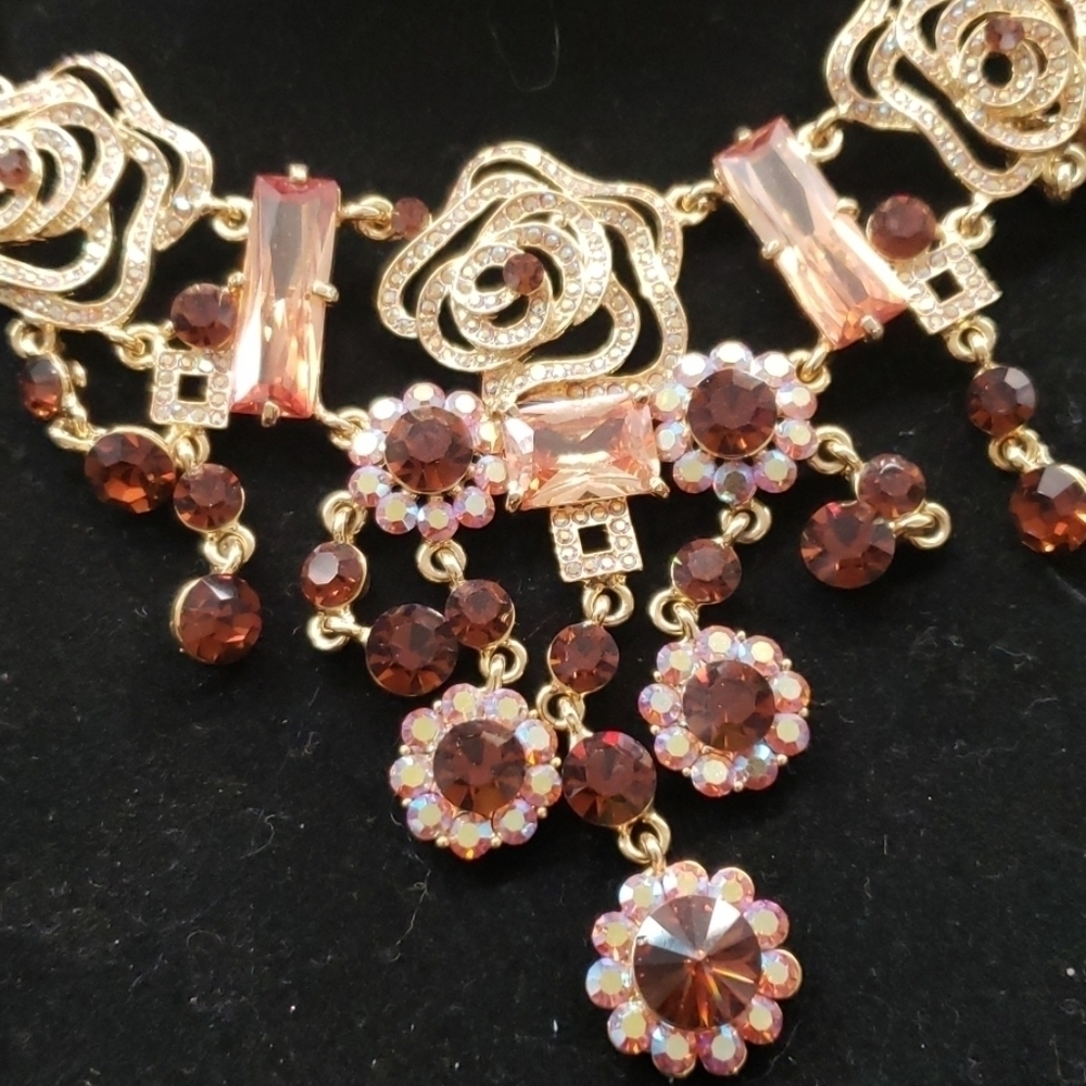 Topaz Rose Rhinestone Necklace Set - Picture 3 of 4